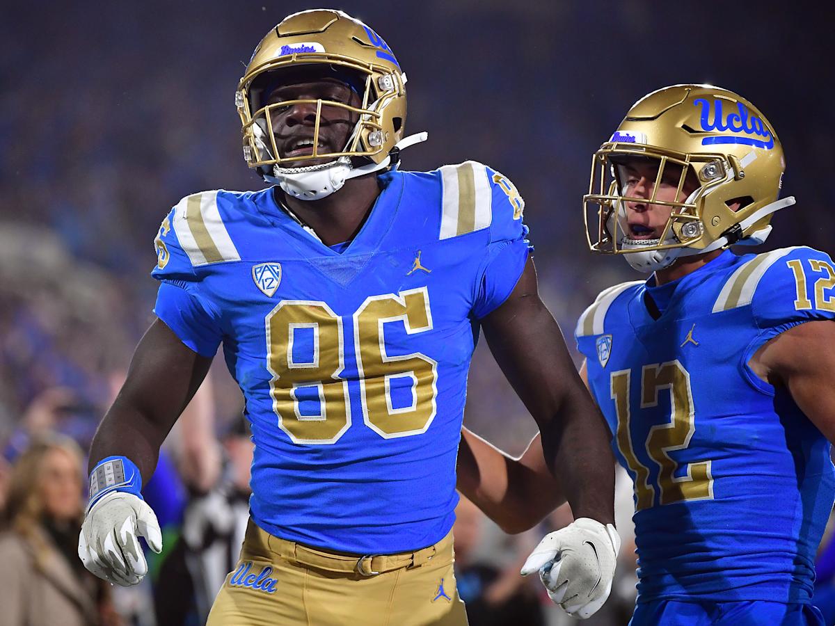 Chargers News: After Healthy Scratch, Ex-Super Bowl Champ's LA Contract  Looks Bleak - Sports Illustrated Los Angeles Chargers News, Analysis and  More