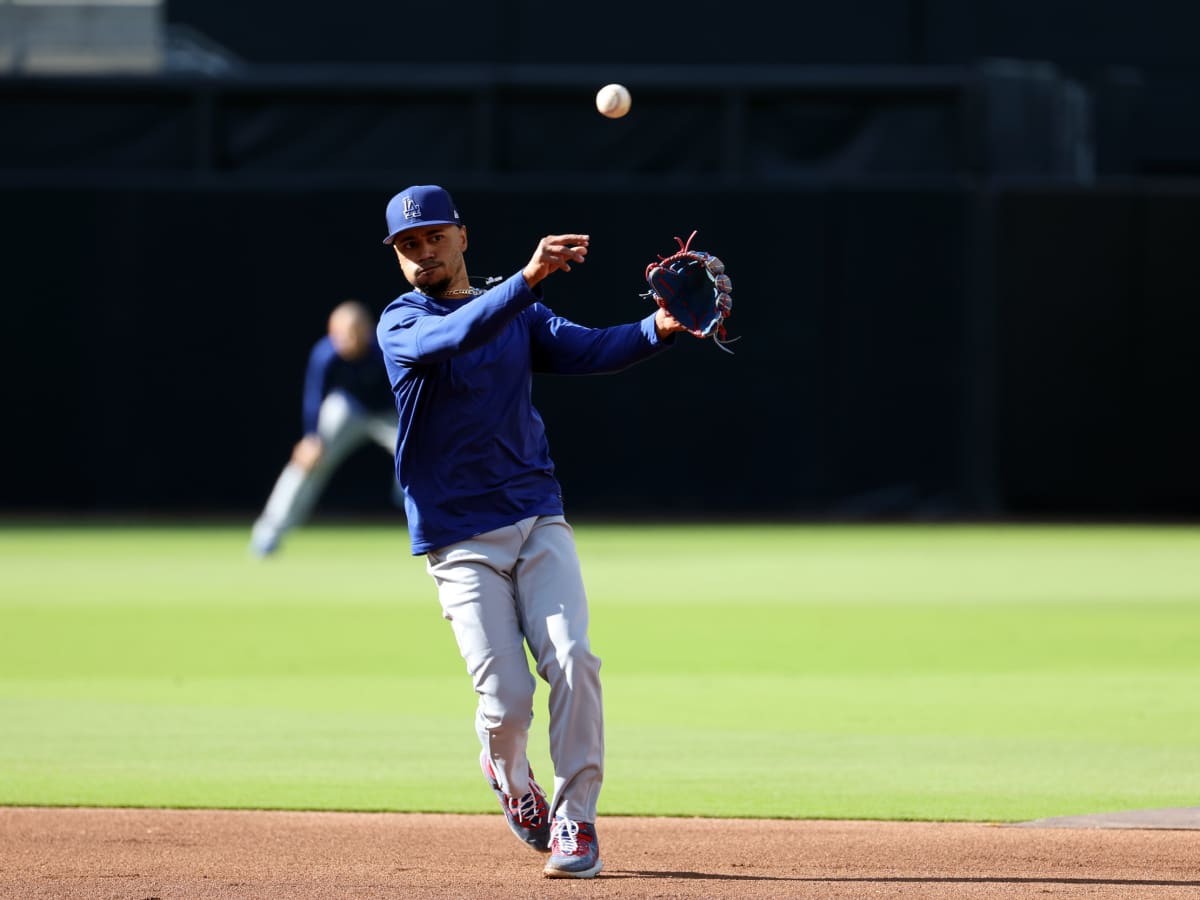 Dodgers make big Mookie Betts move vs. Cubs following shortstop debut