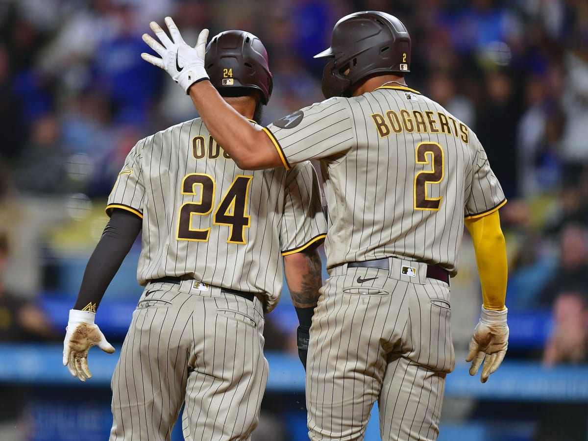 Dodgers lose series opener to Padres in uncharacteristic fashion