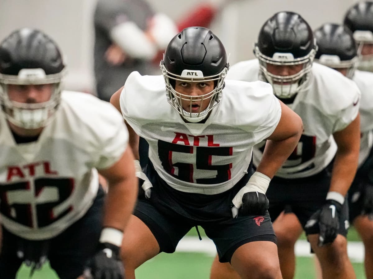 Atlanta Falcons Make Roster Move on Injured Matt Hennessy; Rookie