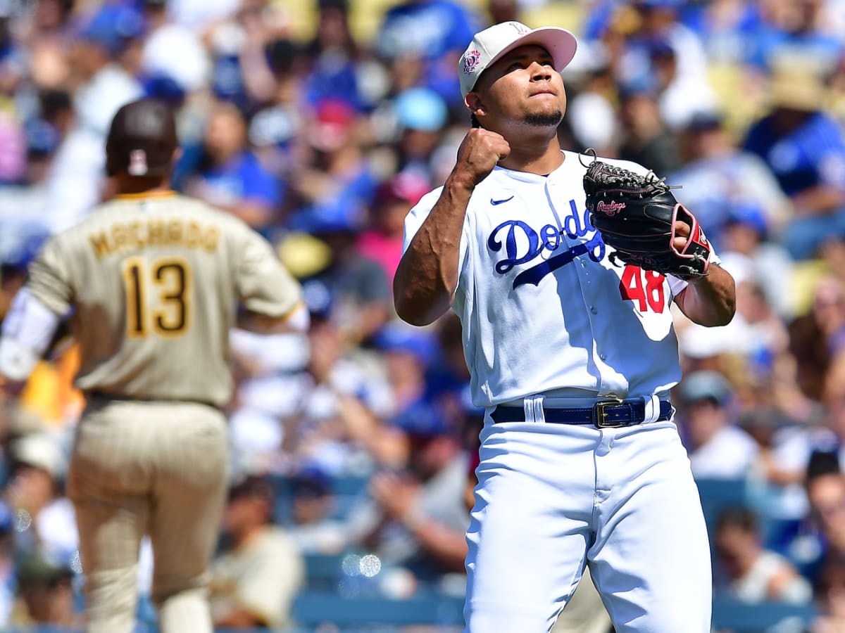 Dodgers announcer Dontrelle Willis thanks fans after final