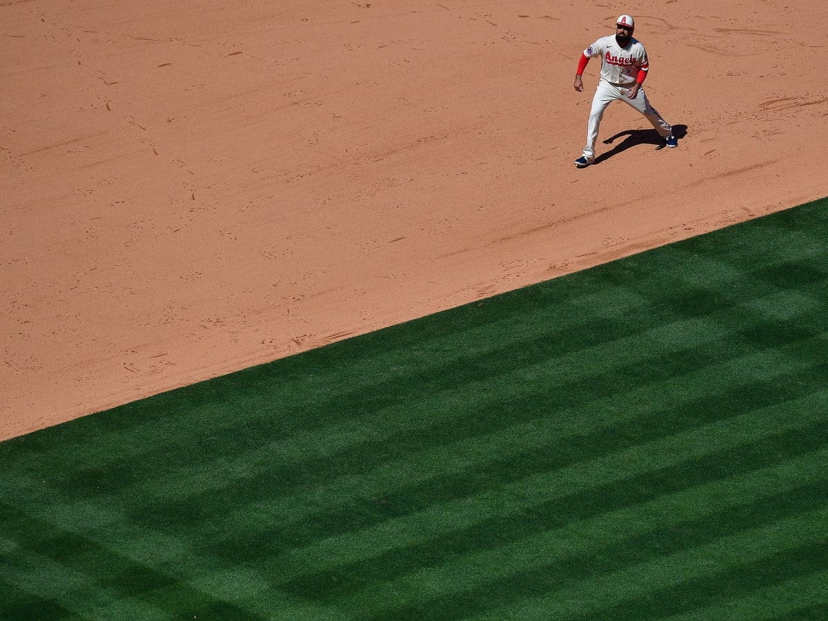 Angels make key infield roster move amid injury concerns