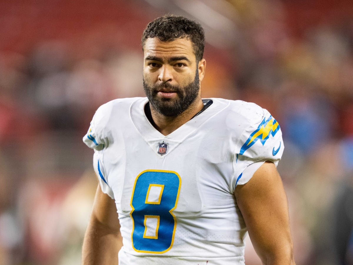 Chargers sign Van Noy after visit with team