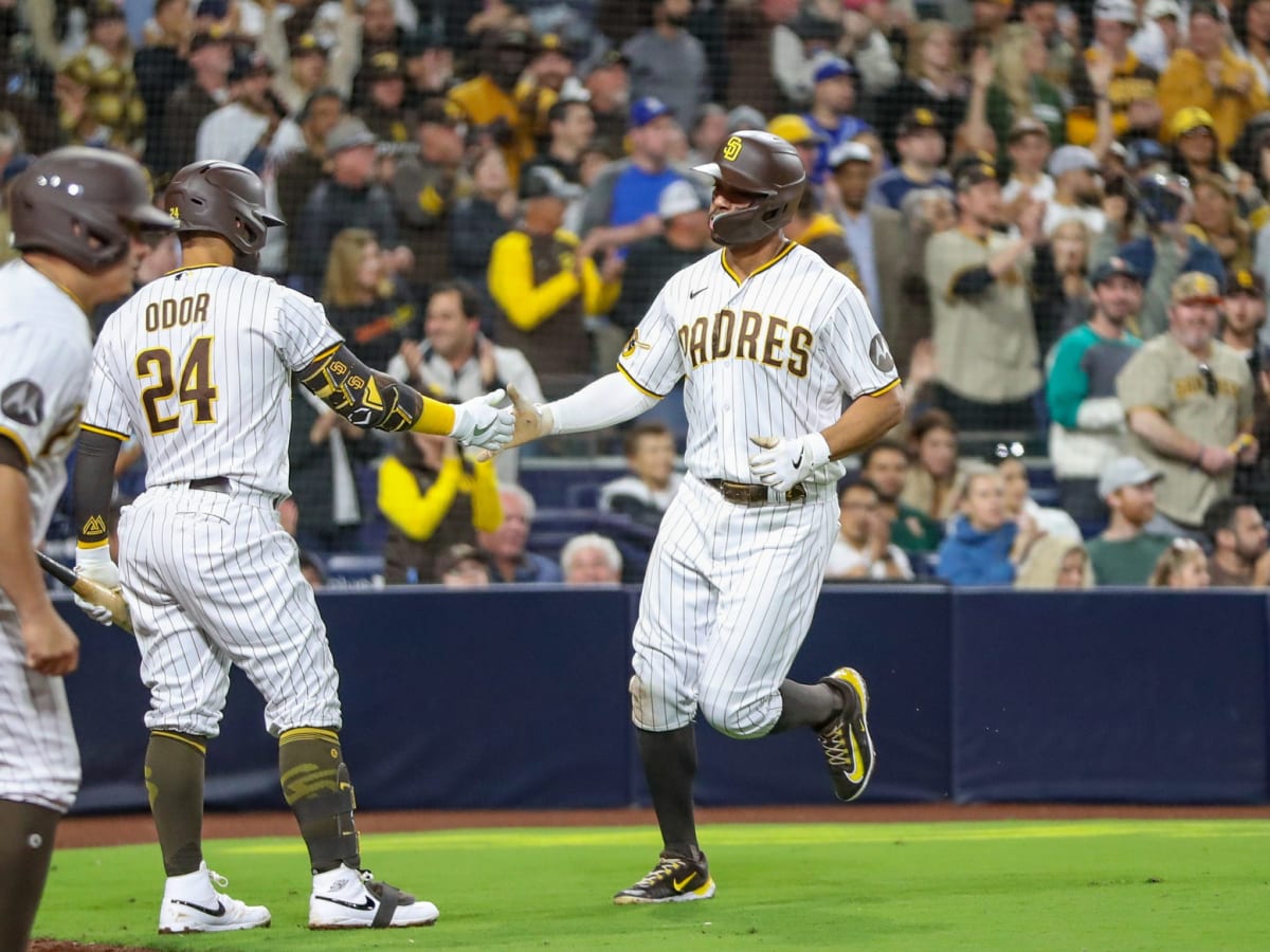 Padres' comeback comes up short in 5-4 loss to Royals