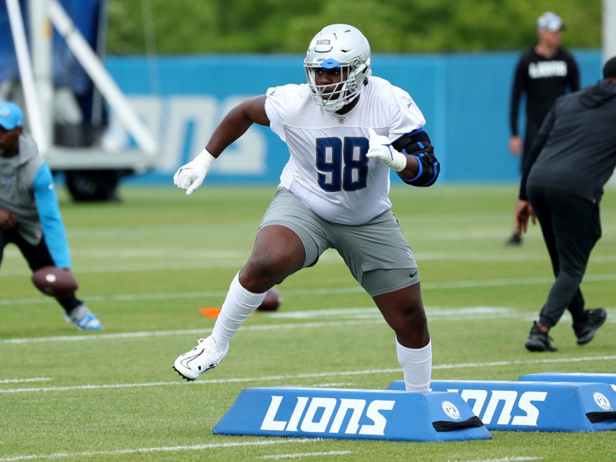 ALLEN PARK, MI - AUGUST 04: Detroit Lions wide receiver Maurice Alexander  (15) participates in a passing drill during the Detroit Lions training camp  on August 4, 2022 at the Detroit Lions