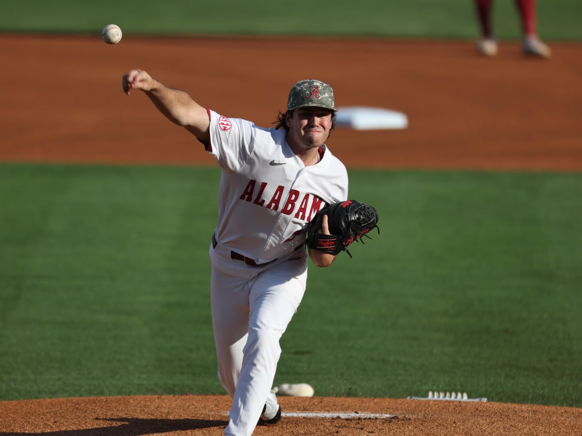 Alabama Baseball Led By Pitching and Holcombe - Roll 'Bama Roll