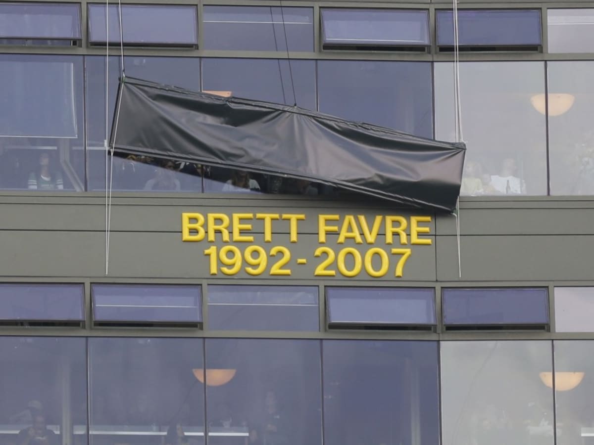 Favre to be honored October 16th at Lambeau