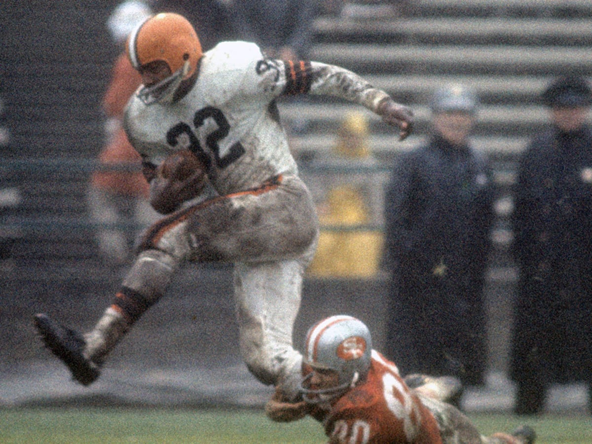 Jim Brown: How He Became An NFL Legend (Complete Story)