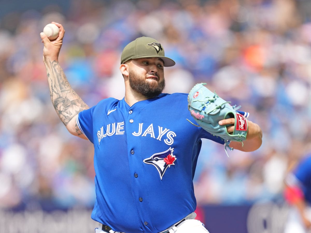 Baltimore Orioles' Adam Frazier and Blue Jays' Alek Manoah Exchange Words  on Saturday - Fastball