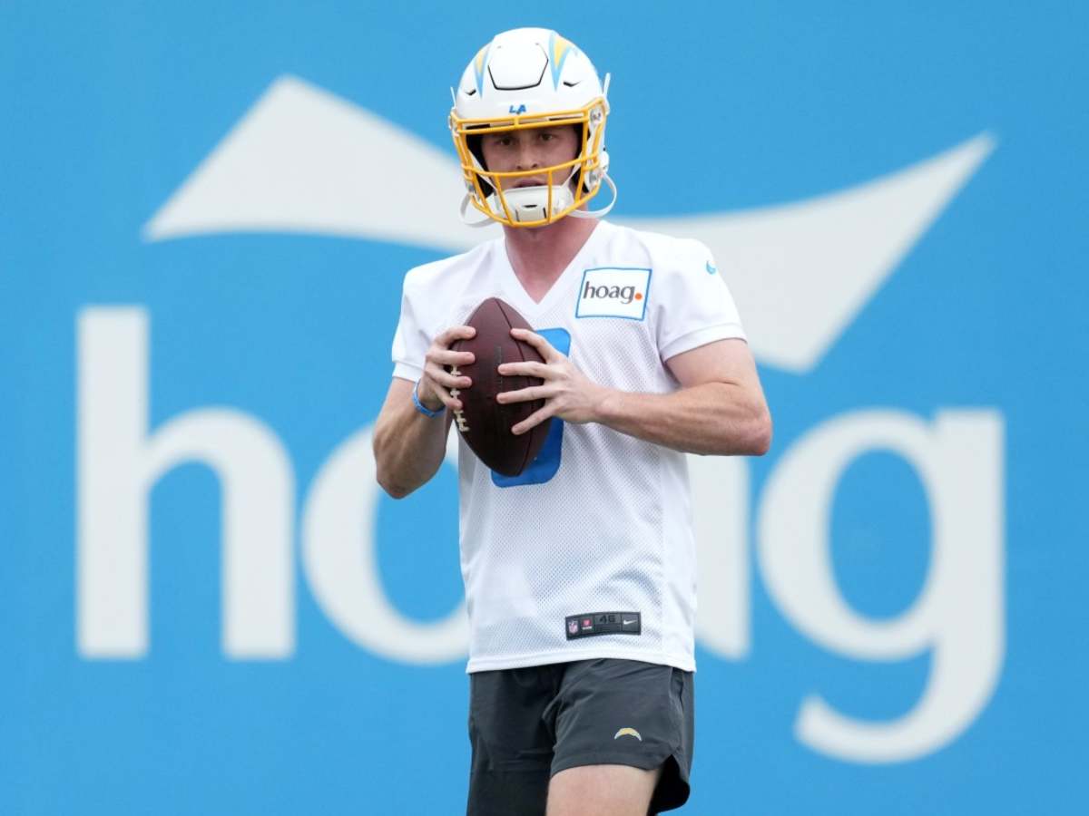 Chargers News: Bolts bring back QB Daniel on 1-year, $2.25 million