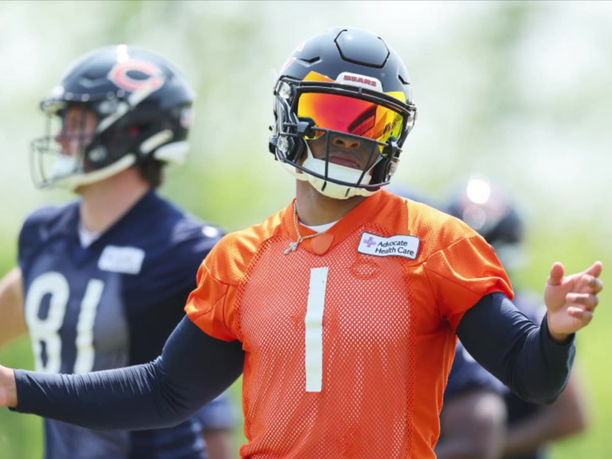 Chicago Bears rookie QB Justin Fields impresses in first minicamp