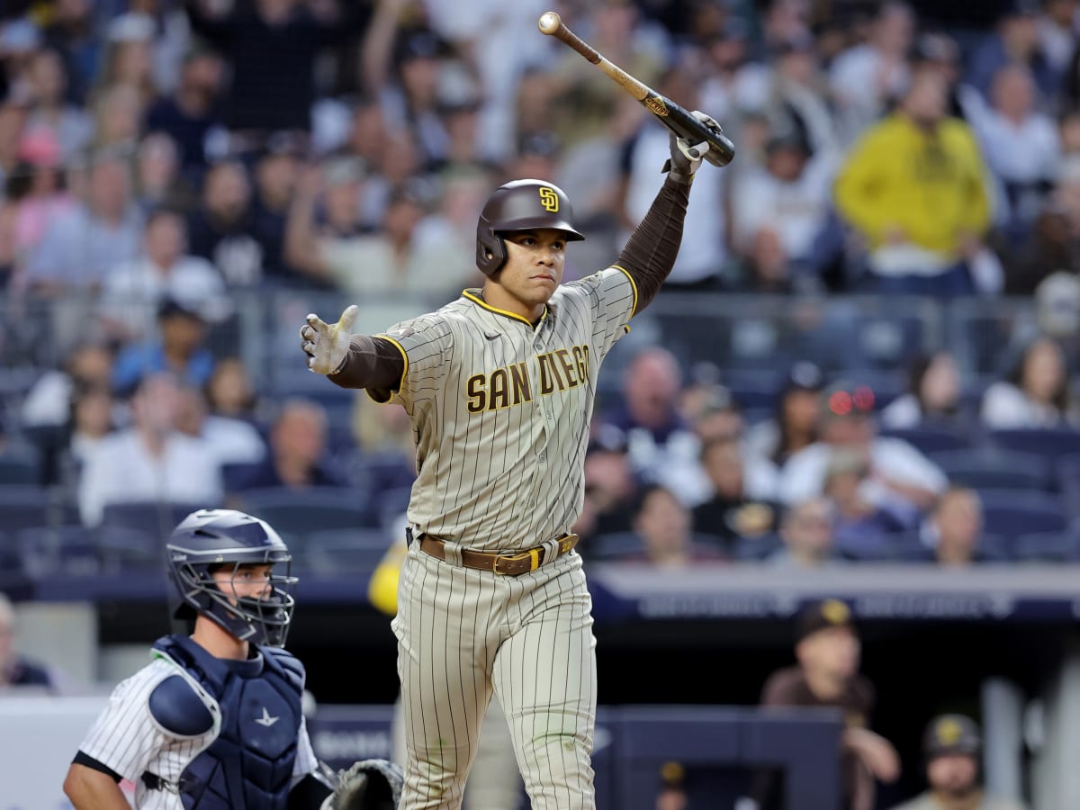 Padres' Soto scratched late vs. Yankees because of back tightness