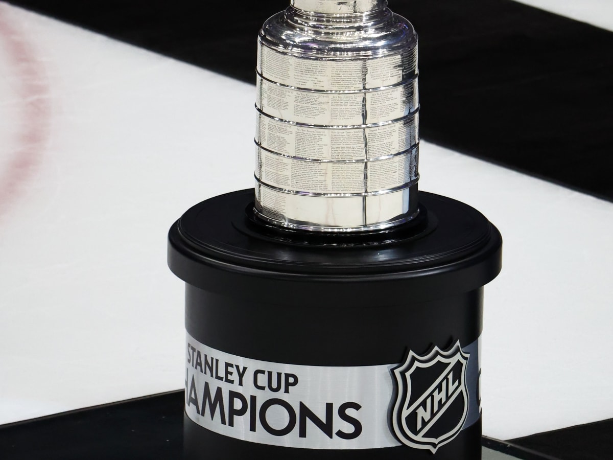 Las Vegas Golden Knights Authentic NHL Stanley Cup 8 Replica Trophy