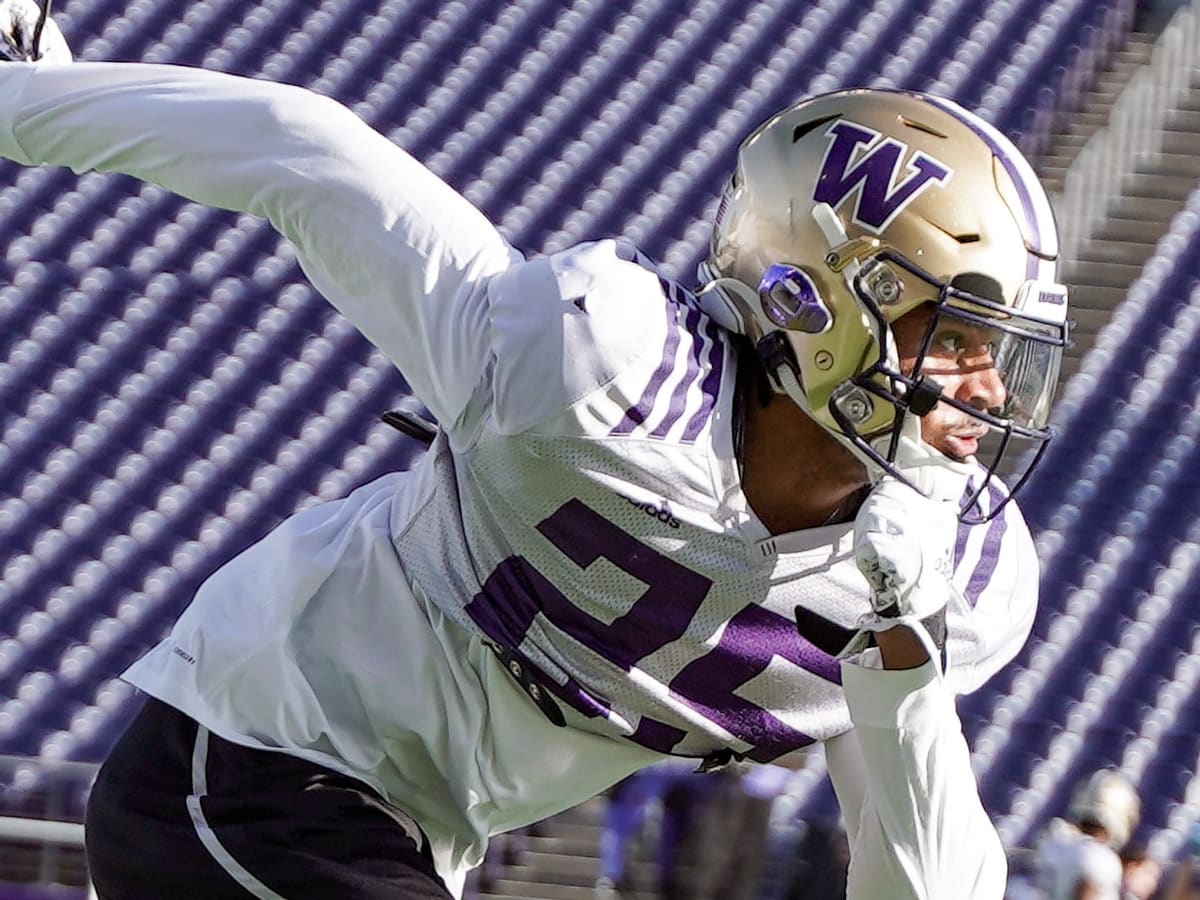 Little Big Man: Huskies' Elijah Molden Becomes a Titan - Sports Illustrated  Washington Huskies News, Analysis and More