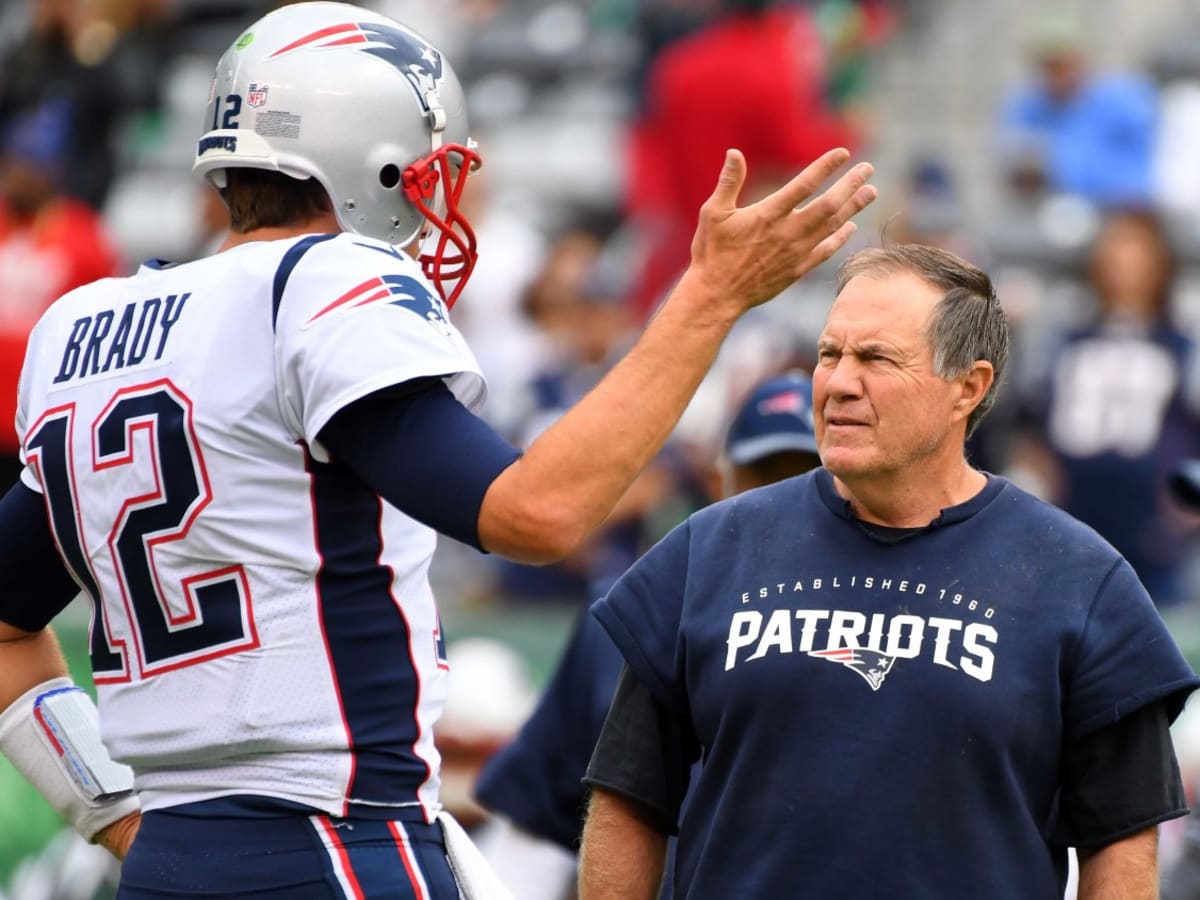 Tampa Bay Buccaneers' Tom Brady meets privately with Patriots coach Bill  Belichick, capping emotional New England homecoming - ESPN