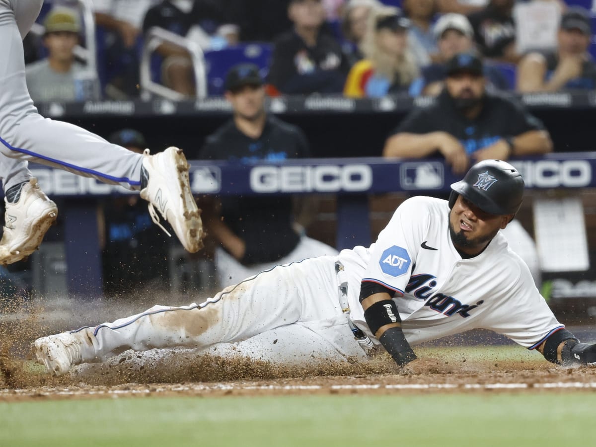 MLB: Can the Miami Marlins' Luis Arráez hit .400? His chase for the  historic batting average.