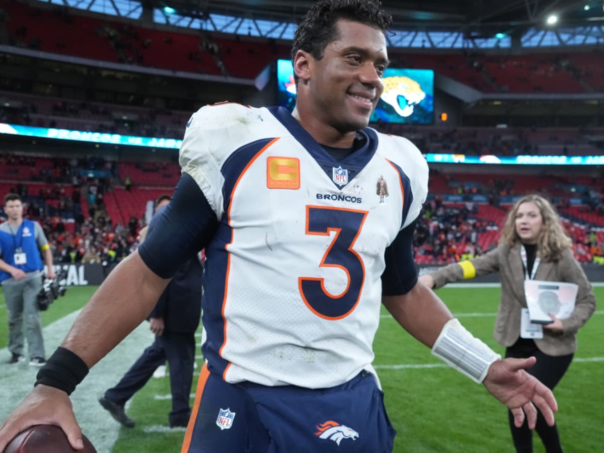 Broncos Stars Defend Russell Wilson Amid Heavy Criticism