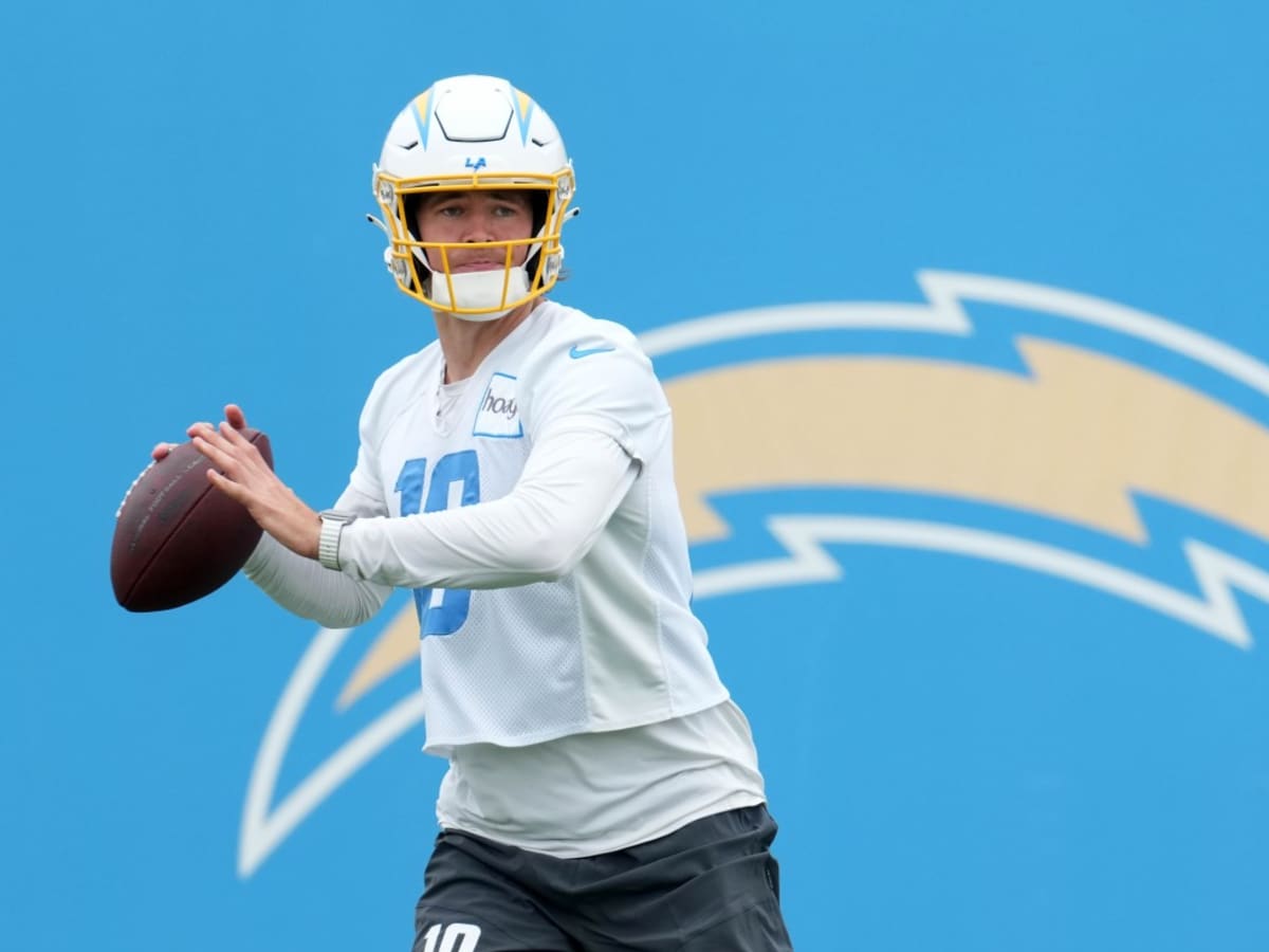 Los Angeles Chargers QB Justin Herbert and Dan Fouts