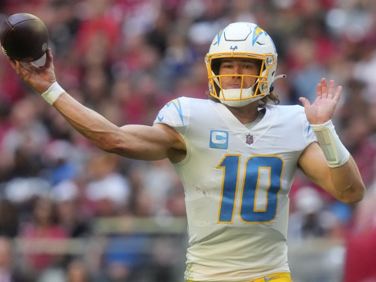 Justin Herbert, Chargers take care of business in dominant win