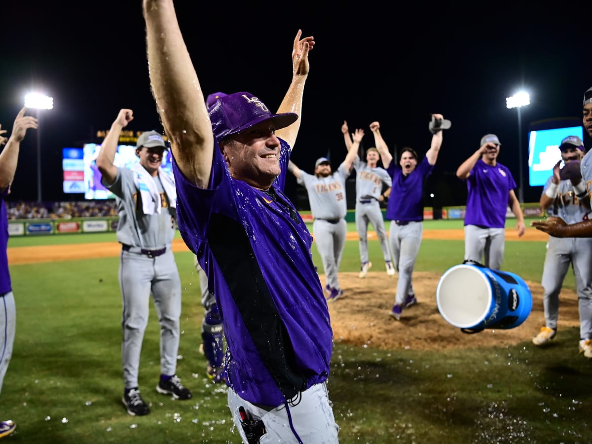 Omaha Bound: Vols offense erupts for six home runs to beat LSU, win Super  Regional