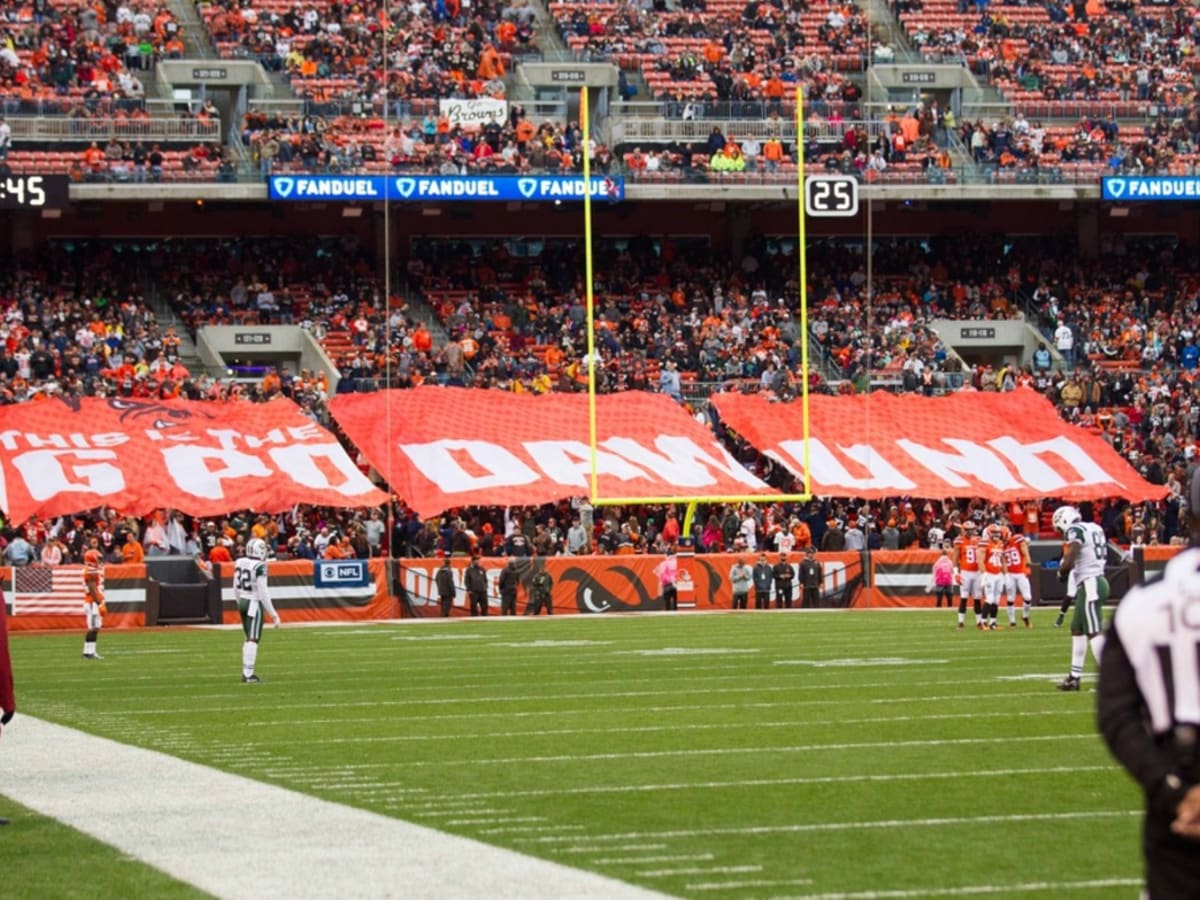 Browns unveil new dawg logo