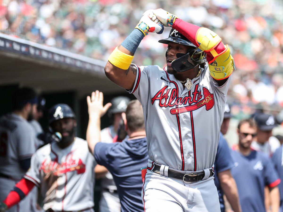 Acuña hits 40th HR, Braves clinch tie for first in NL East