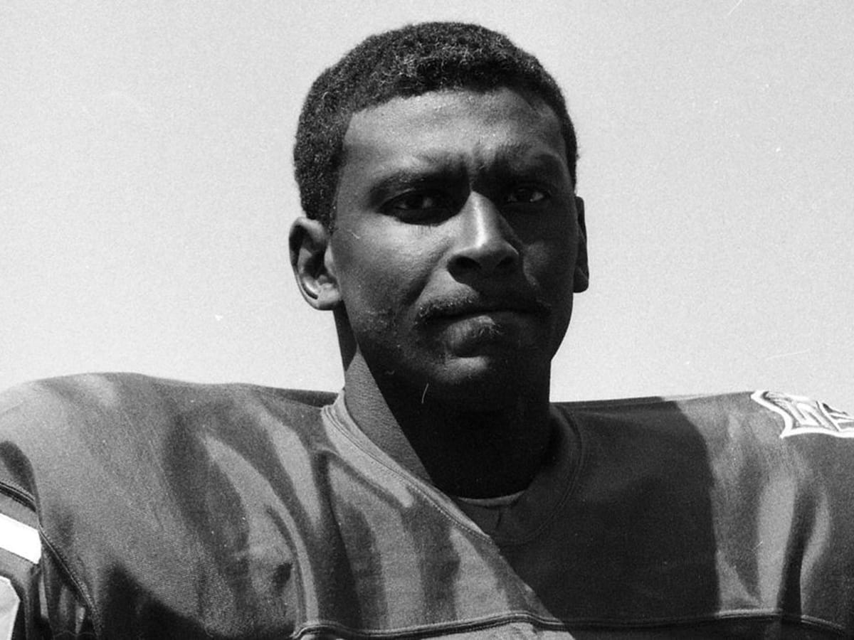 Ex-Giants WR Homer Jones, inventor of the spike, dies at 82 - ESPN