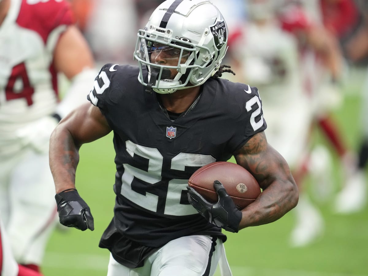 Las Vegas Raiders running back Ameer Abdullah (22) on a kickoff