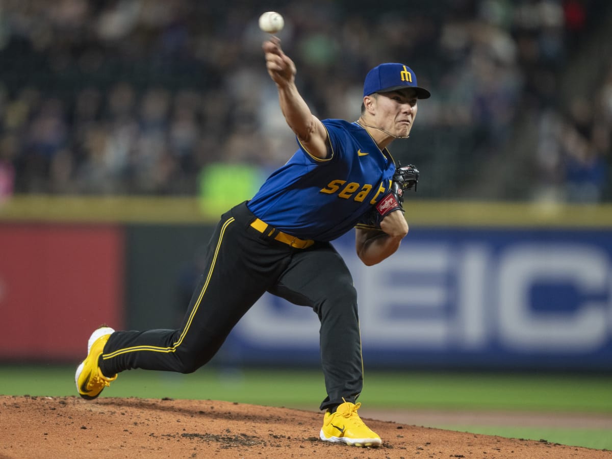 Felix Hernandez at Mariners 1st home playoffs in 21 years