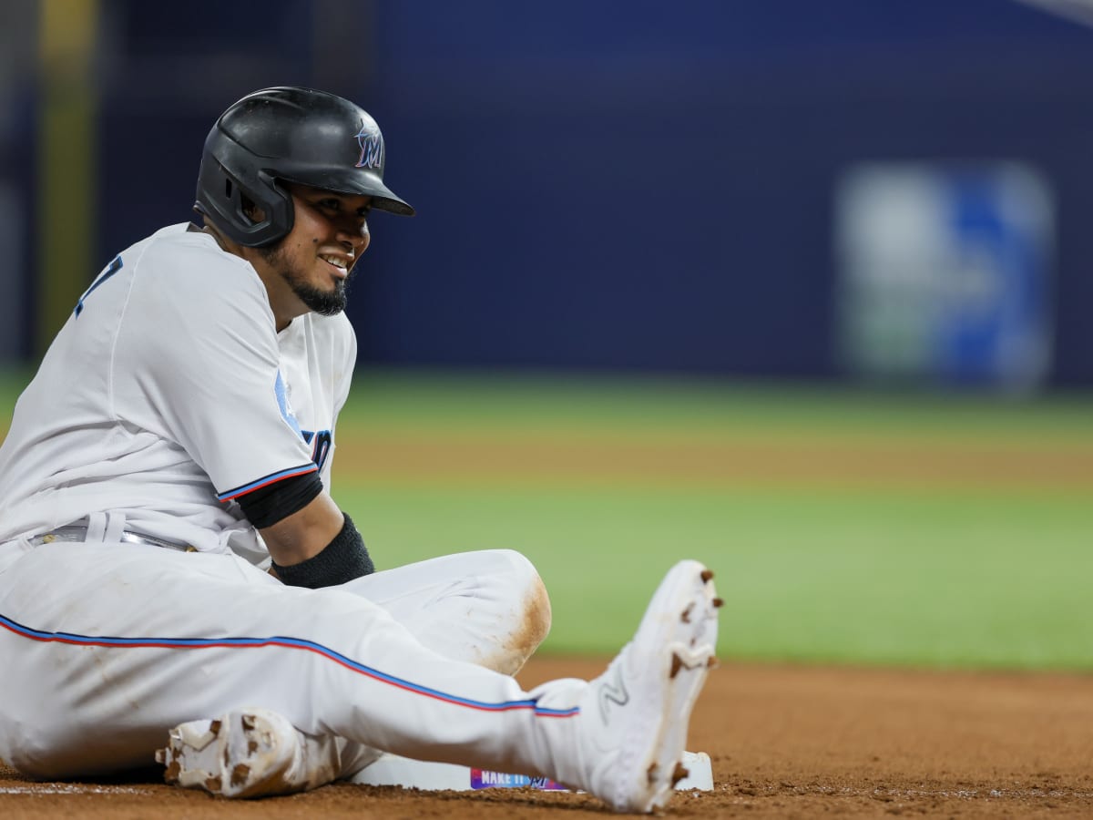 Arraez bumps average to .399 with 3-hit night in Marlins' win over