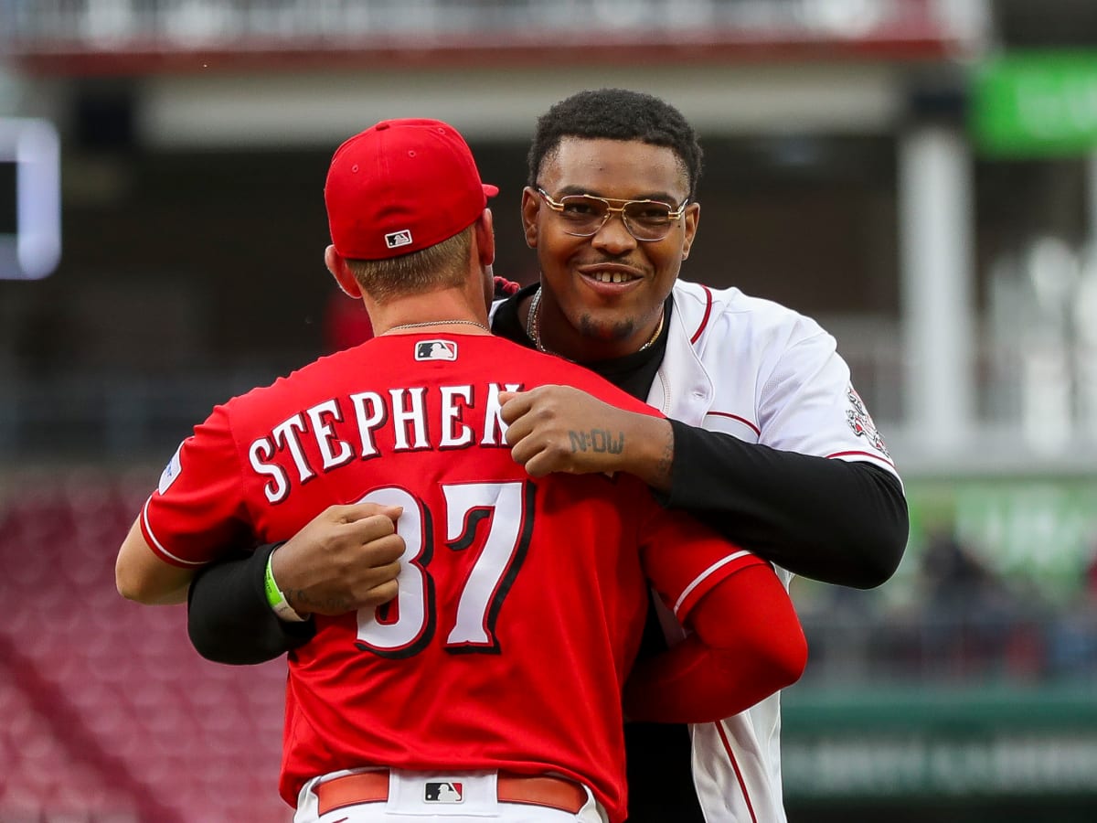 No 'jabroni' this time: Watch Orlando Brown Jr. guide Cincinnati mayor with  Bengals vs. Chiefs announcement 