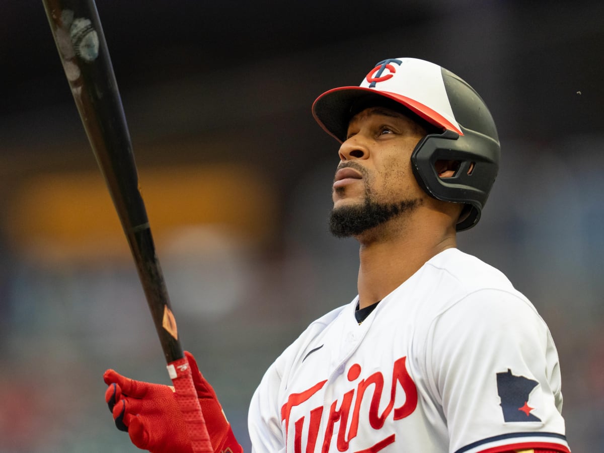 Slick grabs in center help Twins' Byron Buxton forget 0-for-5