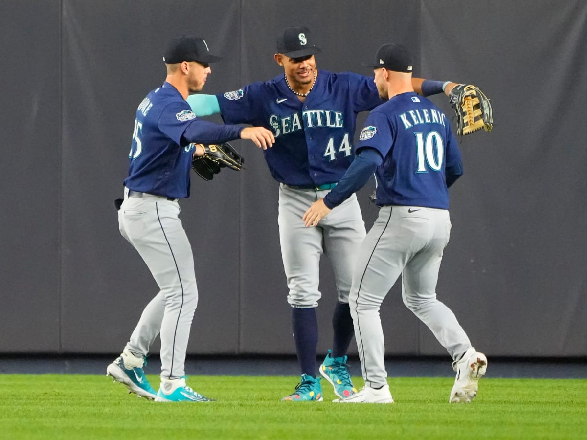 Seattle Mariners fall 6-2 in extras as Dodgers clinch NL West