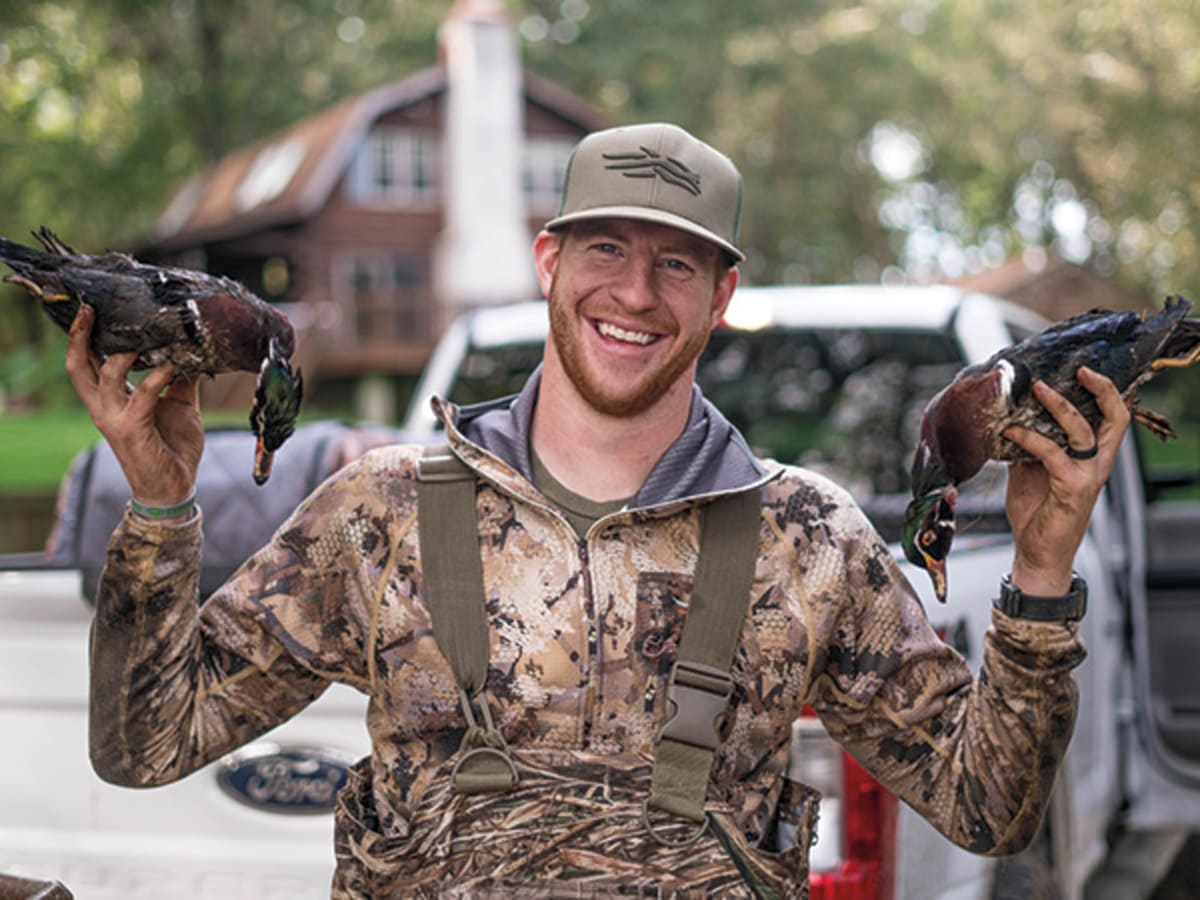 NFL quarterback Carson Wentz hunts down black bear in Alaska