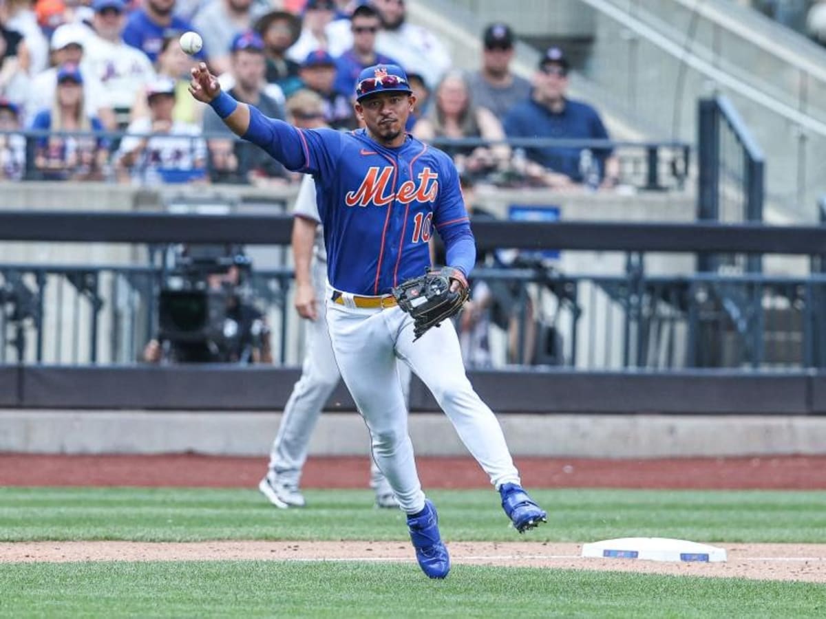 Mets trade Eduardo Escobar to the Angels for two pitching prospects