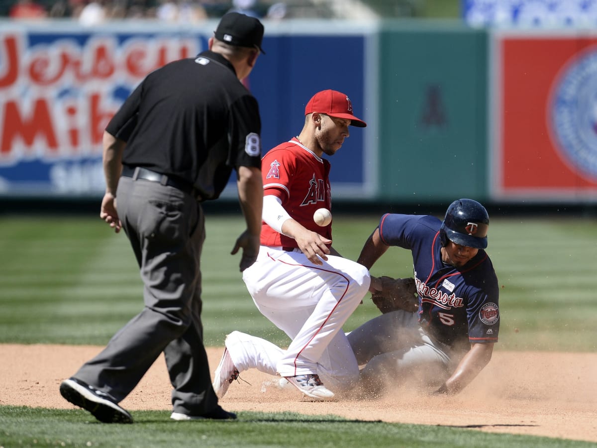 Angels acquire veteran infielder Eduardo Escobar from the Mets for 2 minor  league pitchers - CBS Los Angeles