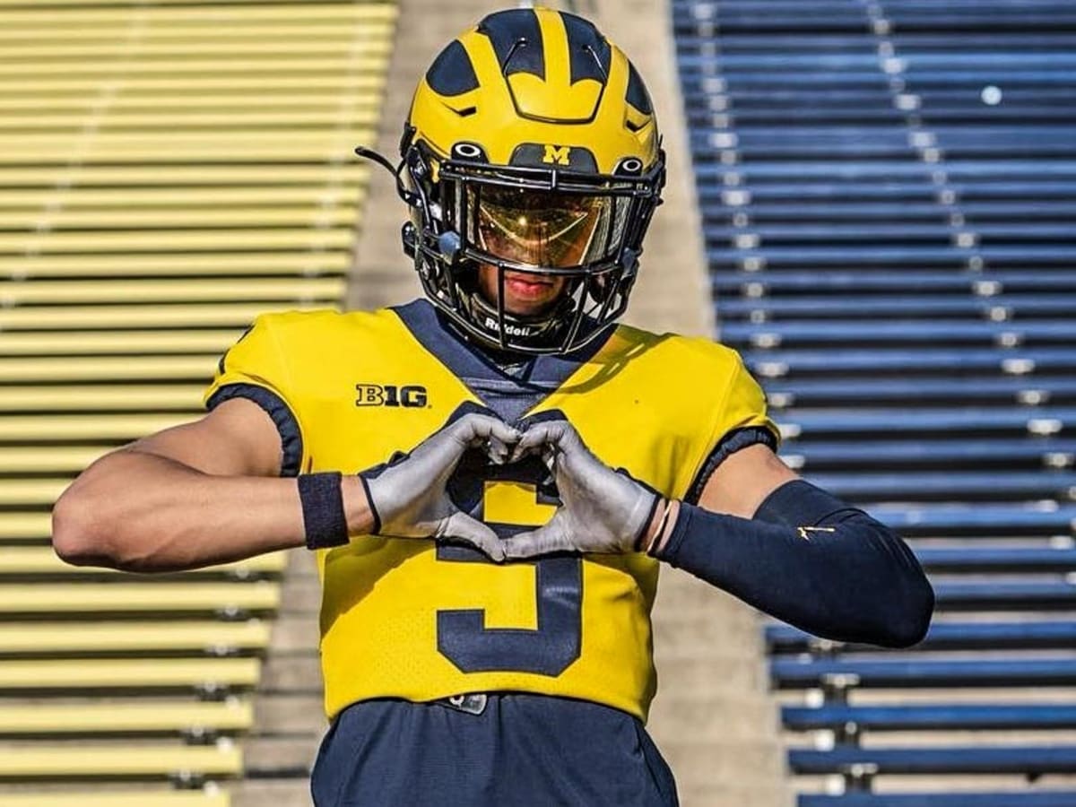 LOOK: Michigan legend Charles Woodson puts on recruiting hat again