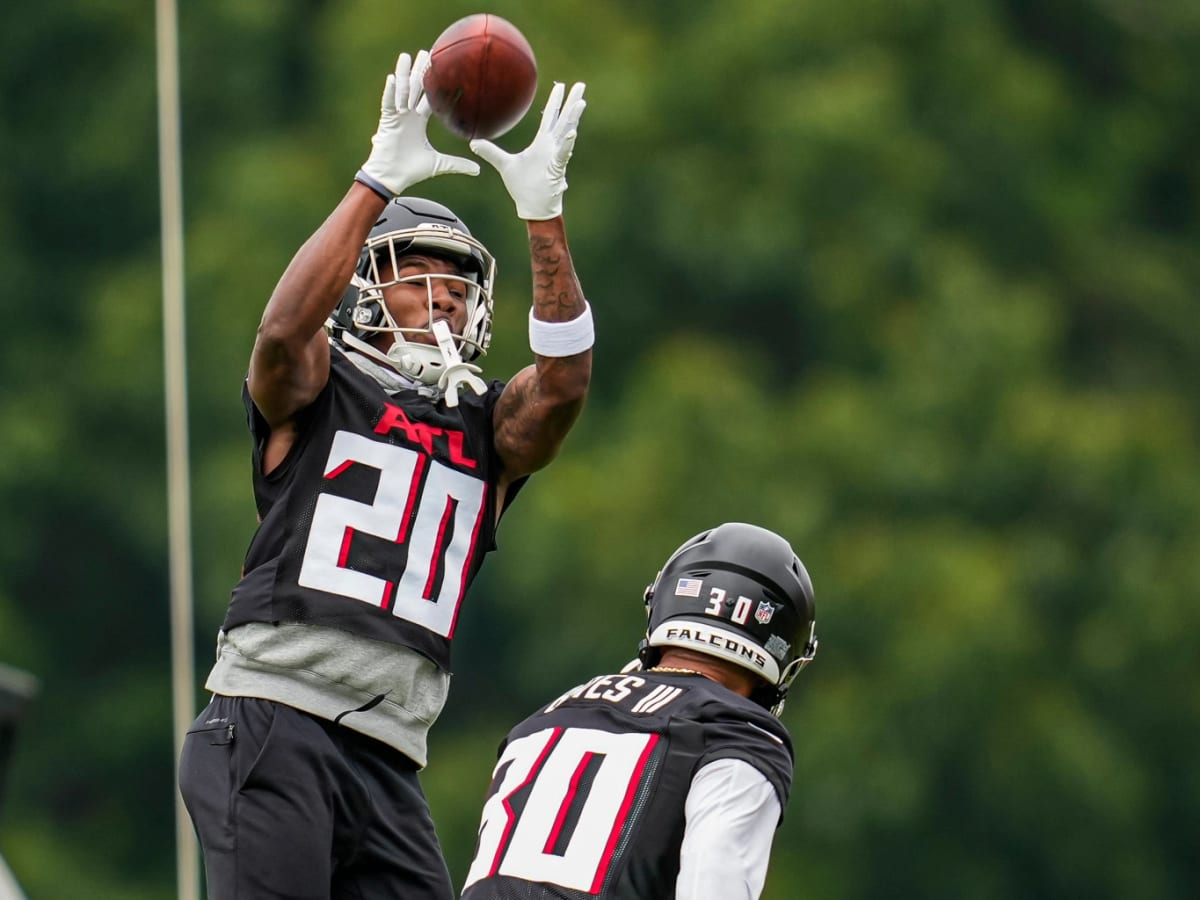 Atlanta Falcons cornerback Dee Alford (37) walks off the field after an NFL football  game against