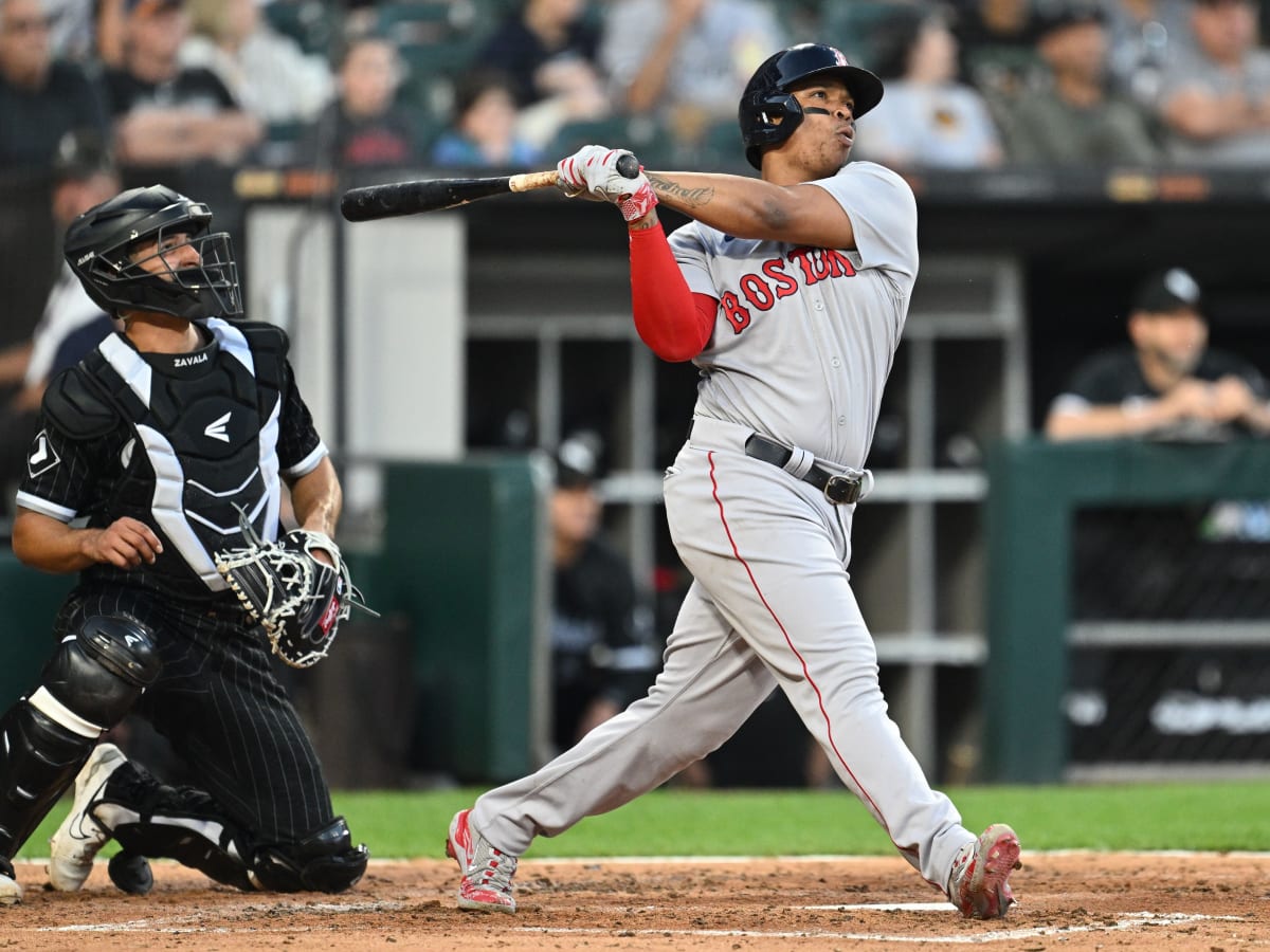 Devers extends hit streak to 8, Red Sox beat Indians