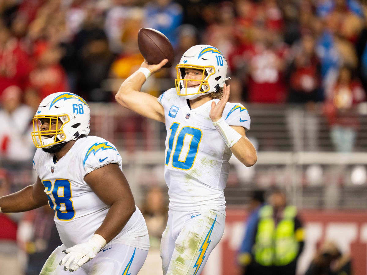 Justin Herbert Sets Team Touchdown Record as Chargers Keep Playoff Hopes  Alive With 34-13 Win Over Broncos – NBC Los Angeles