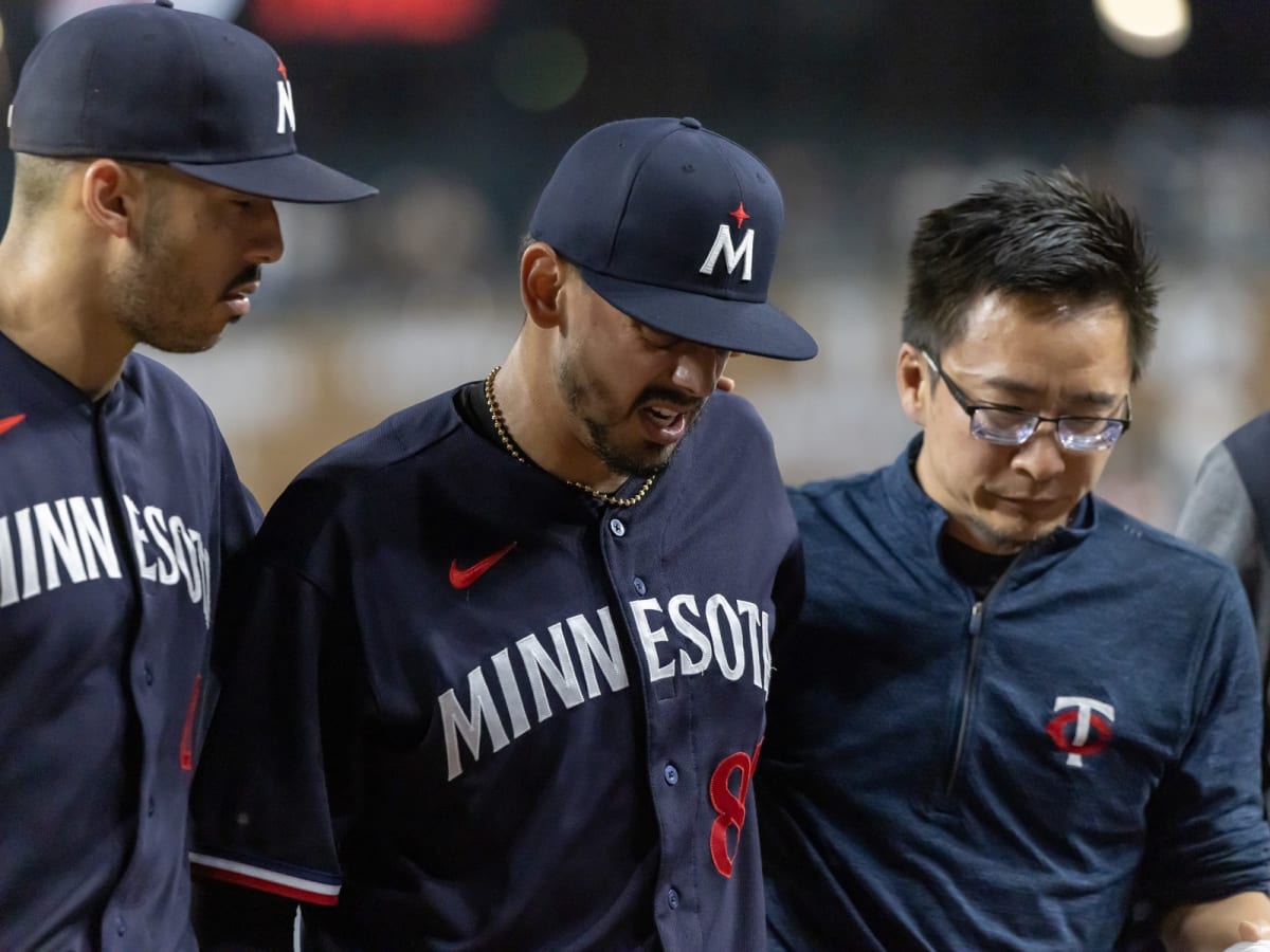 Twins' Zumaya injured, ends throwing session