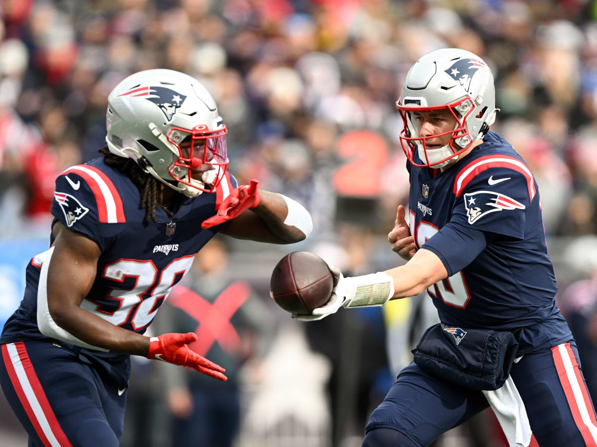 Rhamondre Stevenson becomes Patriots' first 1,000-yard rusher