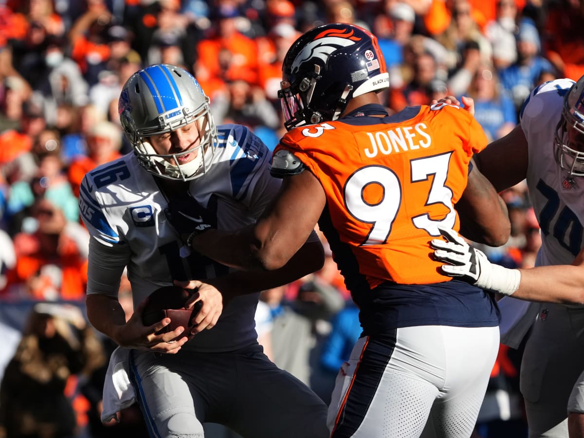 Denver Broncos linebacker Baron Browning's speedy O-Line crosser flushes  Indianapolis Colts quarterback Matt Ryan into sack