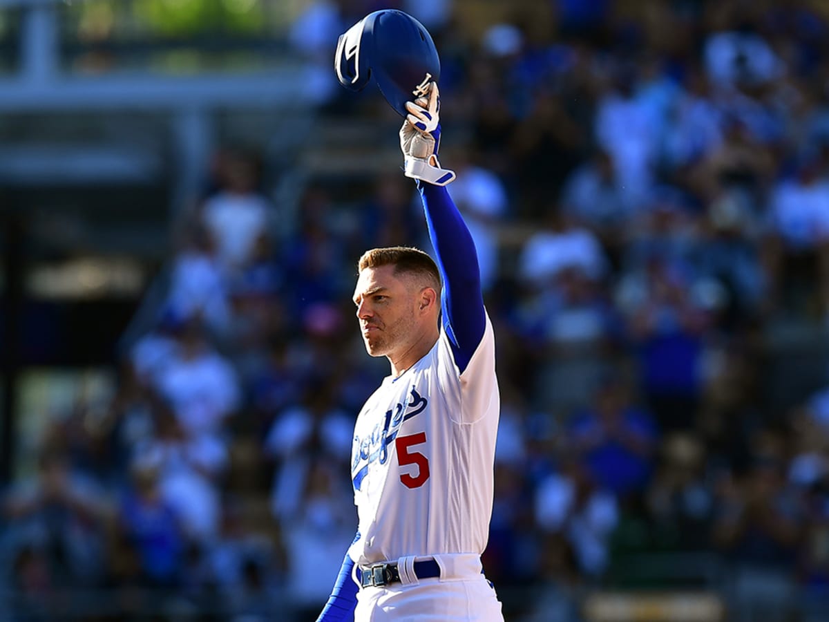 Dodgers' Freddie Freeman records 2,000th career hit