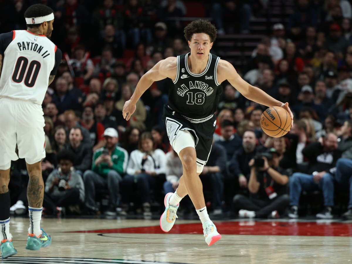 De'Aaron Fox feels 'stars are aligning' in first year with Kings coach Mike  Brown - The Athletic