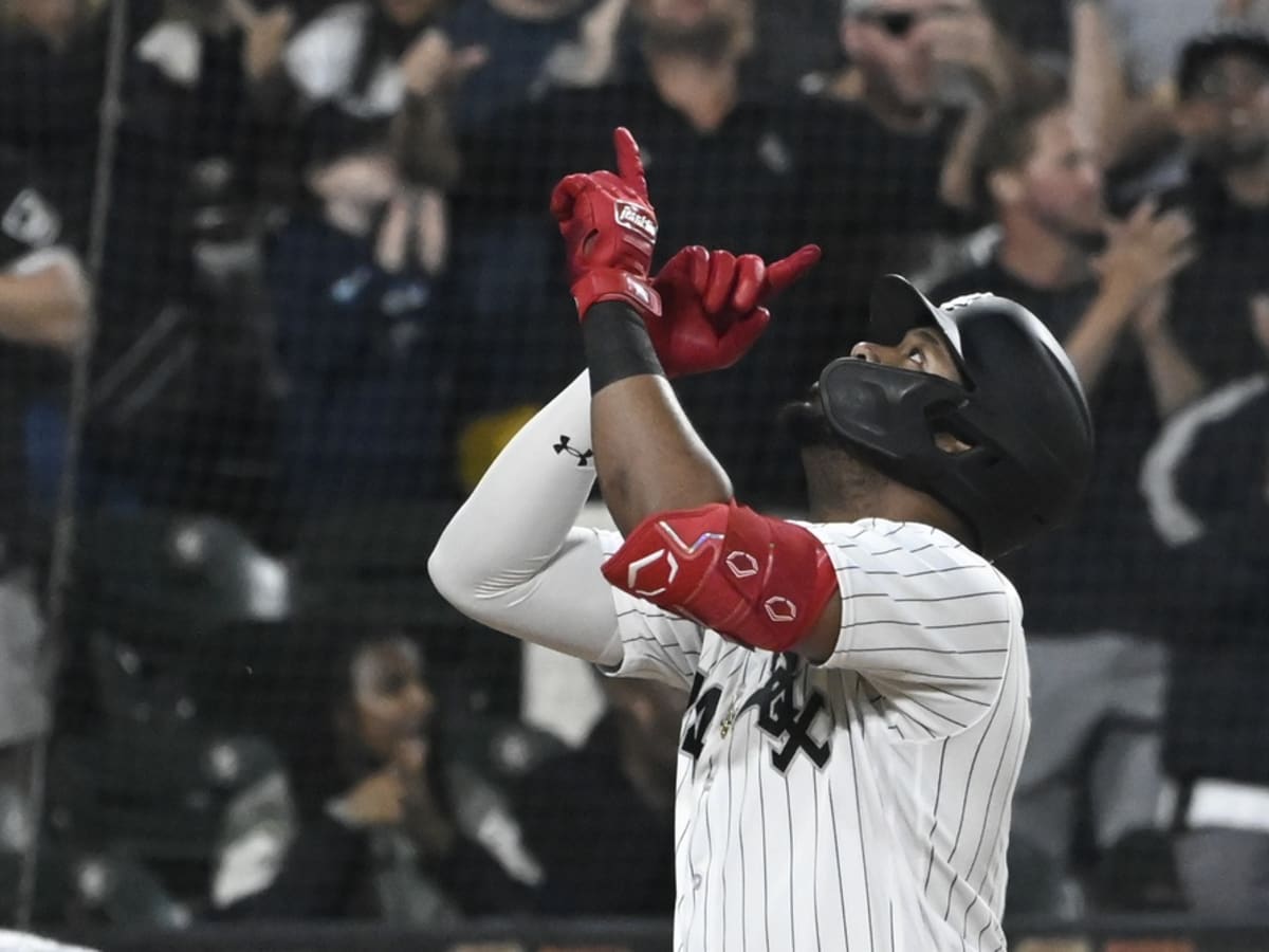 White Sox outfielder Eloy Jiménez Fought the Wall - South Side Sox