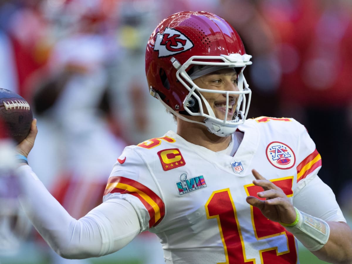 Chiefs QB Patrick Mahomes to appear on the cover of Sports Illustrated -  Arrowhead Pride