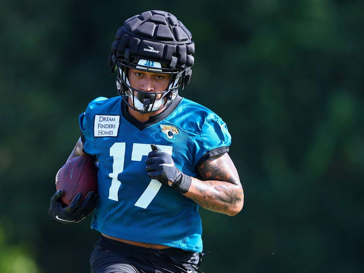 Jaguars' Evan Engram Expected at Training Camp Amidst Contract