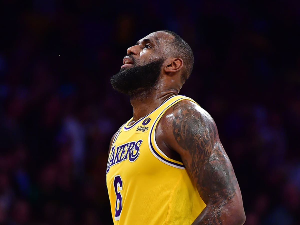 Lakers' LeBron James squashes retirement rumors for good with stunning  ESPYs speech