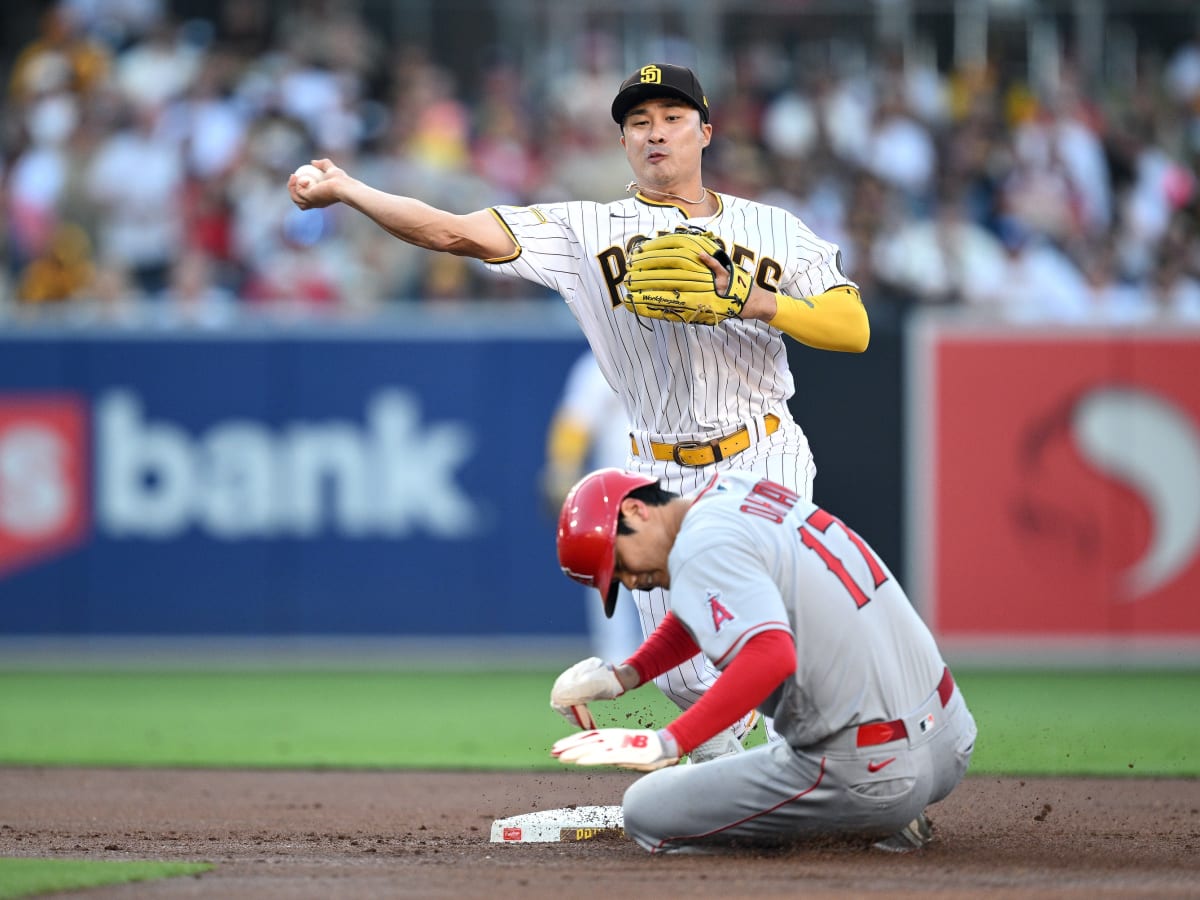 Padres News: Ha-Seong Kim Removed From Thursday's Game With Apparent Injury  - Sports Illustrated Inside The Padres News, Analysis and More